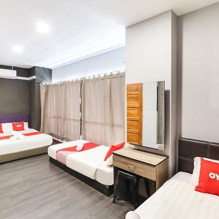 Oyo 89381 Moonnight Hotel Batu Caves Ngoại thất bức ảnh
