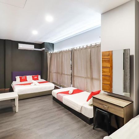Oyo 89381 Moonnight Hotel Batu Caves Ngoại thất bức ảnh