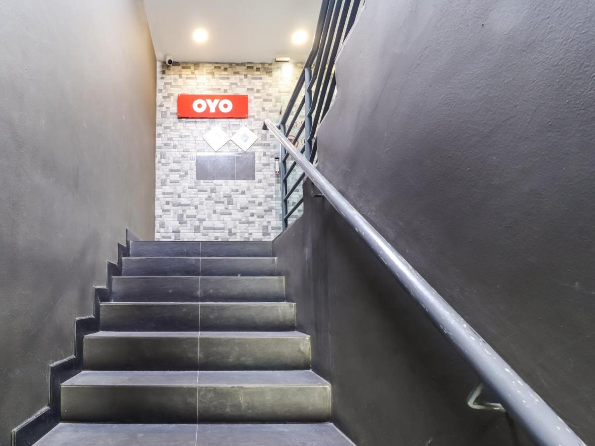 Oyo 89381 Moonnight Hotel Batu Caves Ngoại thất bức ảnh