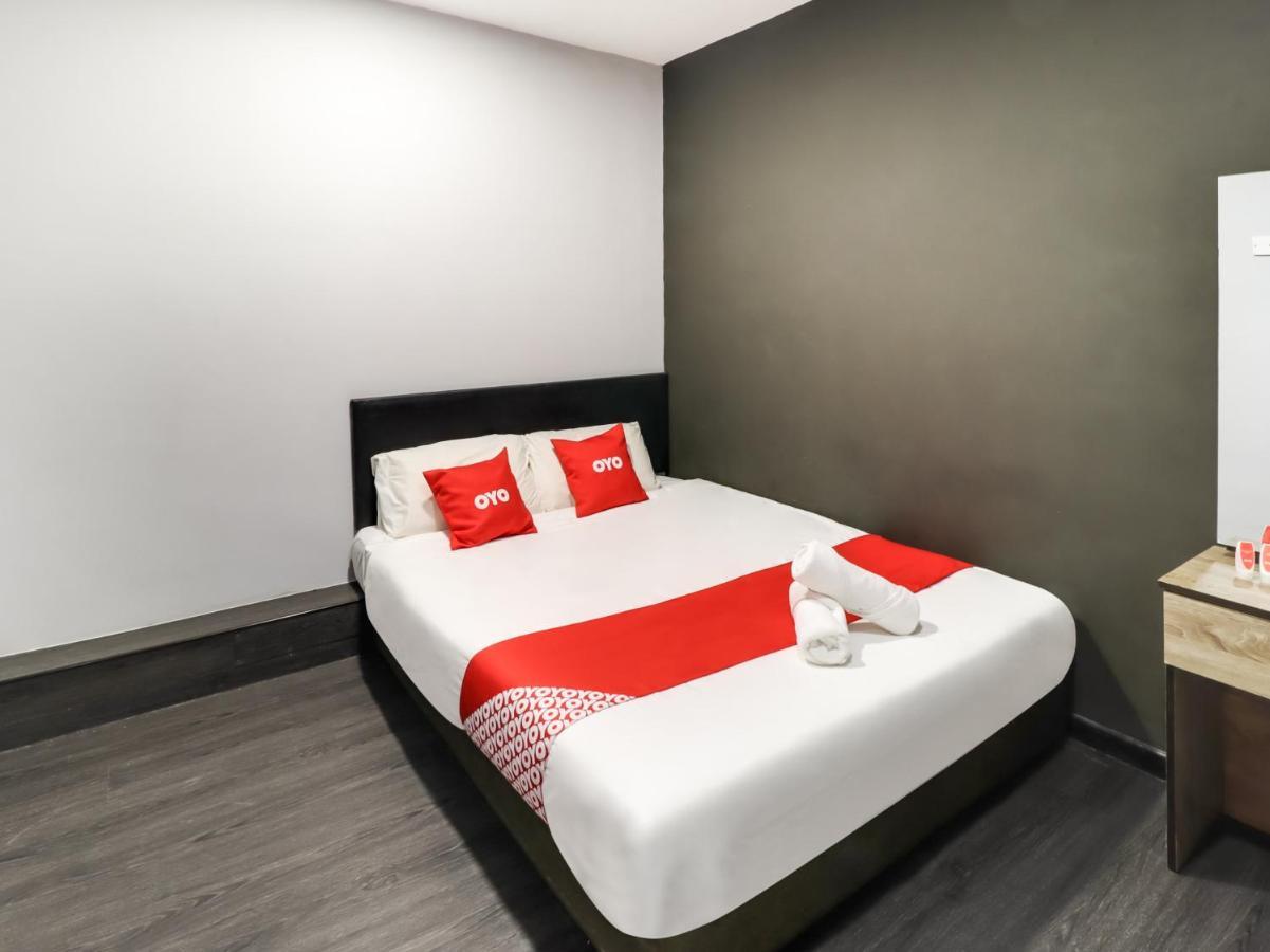 Oyo 89381 Moonnight Hotel Batu Caves Ngoại thất bức ảnh