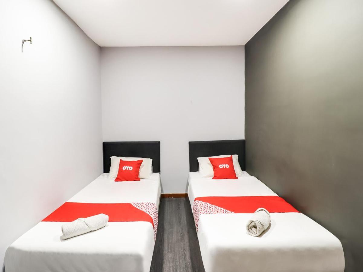 Oyo 89381 Moonnight Hotel Batu Caves Ngoại thất bức ảnh