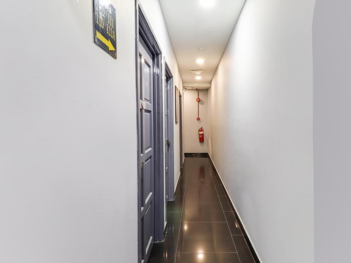 Oyo 89381 Moonnight Hotel Batu Caves Ngoại thất bức ảnh