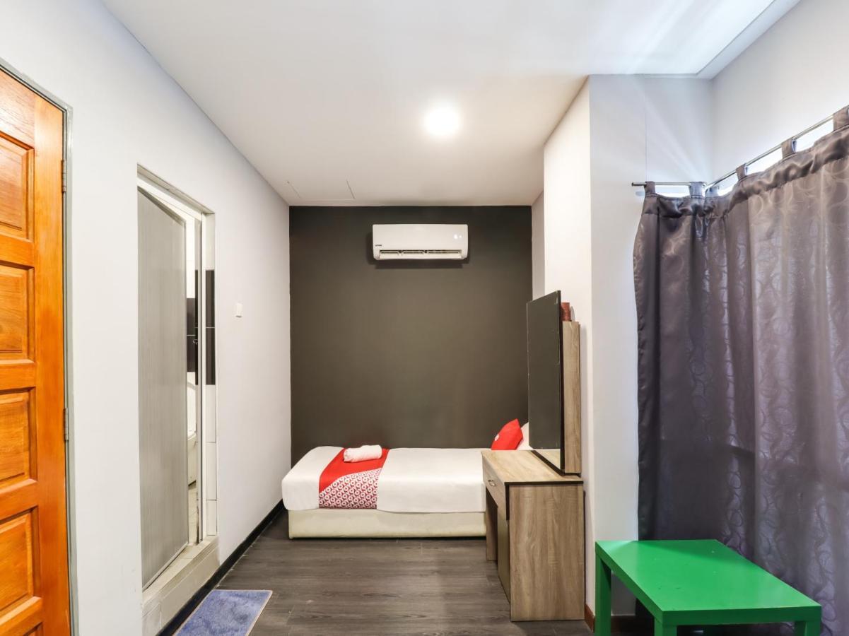 Oyo 89381 Moonnight Hotel Batu Caves Ngoại thất bức ảnh