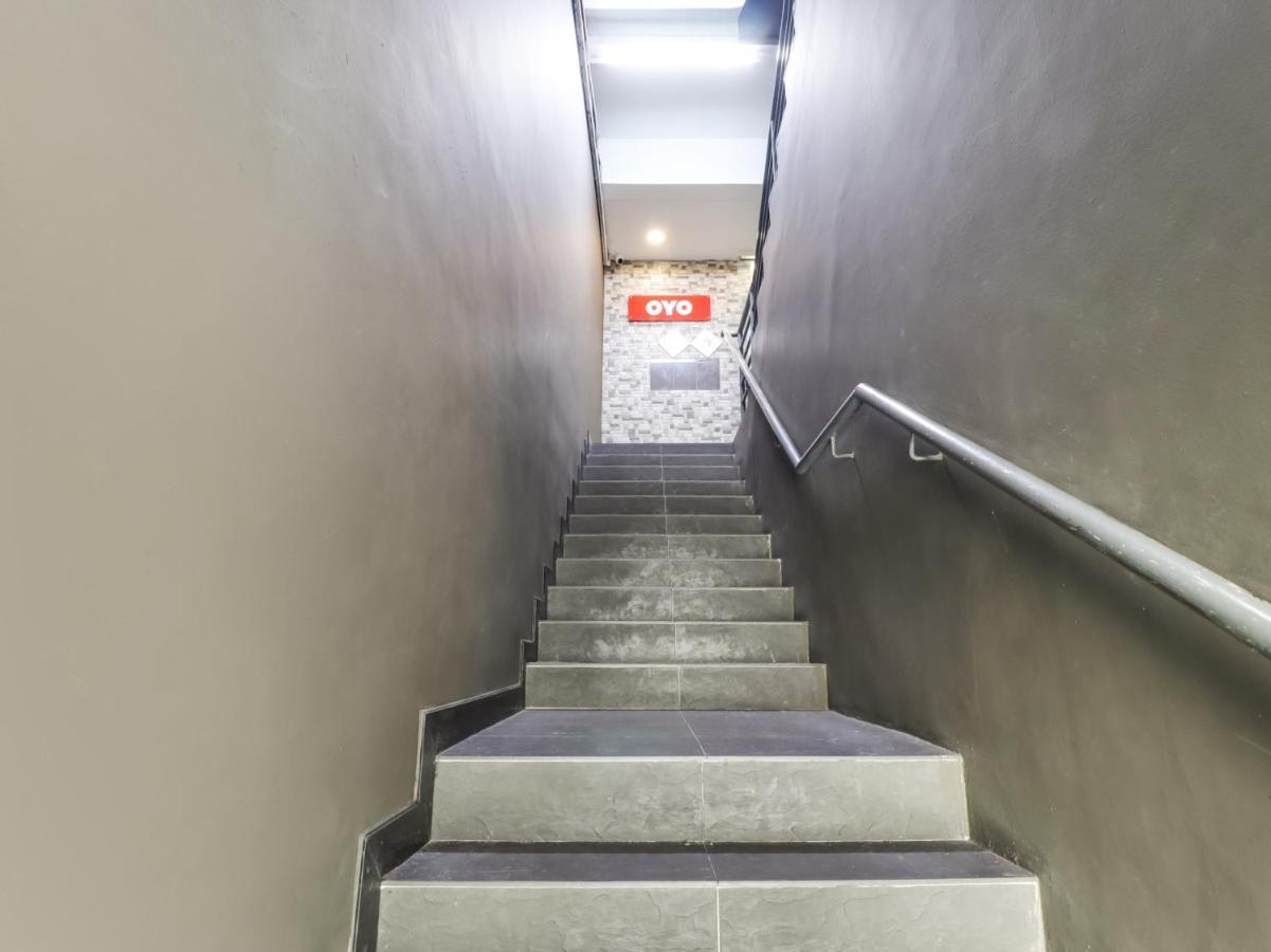 Oyo 89381 Moonnight Hotel Batu Caves Ngoại thất bức ảnh