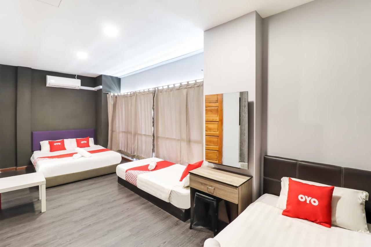 Oyo 89381 Moonnight Hotel Batu Caves Ngoại thất bức ảnh
