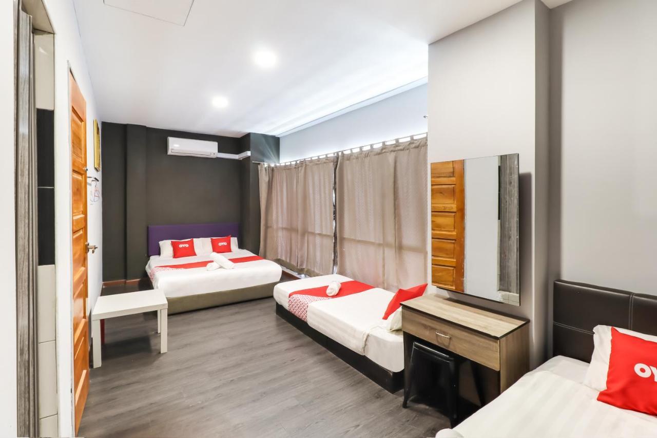 Oyo 89381 Moonnight Hotel Batu Caves Ngoại thất bức ảnh